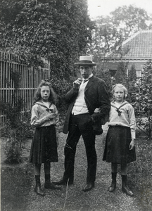 107011 Portret van Johan Wagenaar, geboren 1 november 1862, toonkunstenaar/componist te Utrecht, directeur van de ...